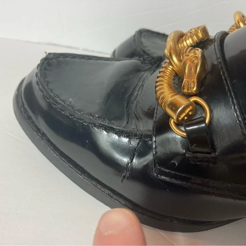 Tory Burch Jessa black patent chunky heels gold equestrian chain horse accent 9M